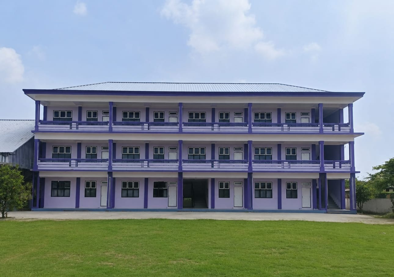 GEDUNG SEKOLAH SMP & SMA PUTRA